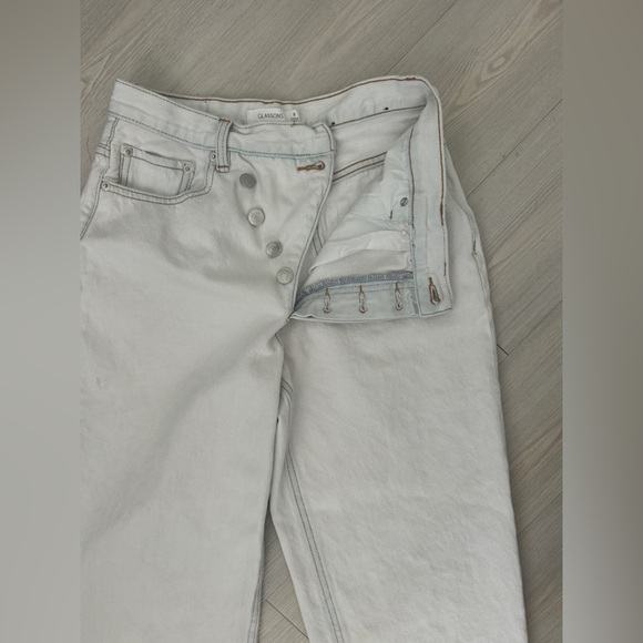 Glassons Asymmetric Waist Straight Leg Raw Hem Jean in Monaco Milk Size 8 - Picture 9 of 14